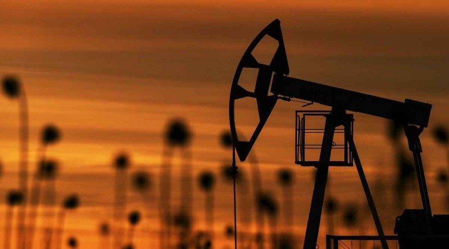 Мировые цены на нефть незначительно снизились