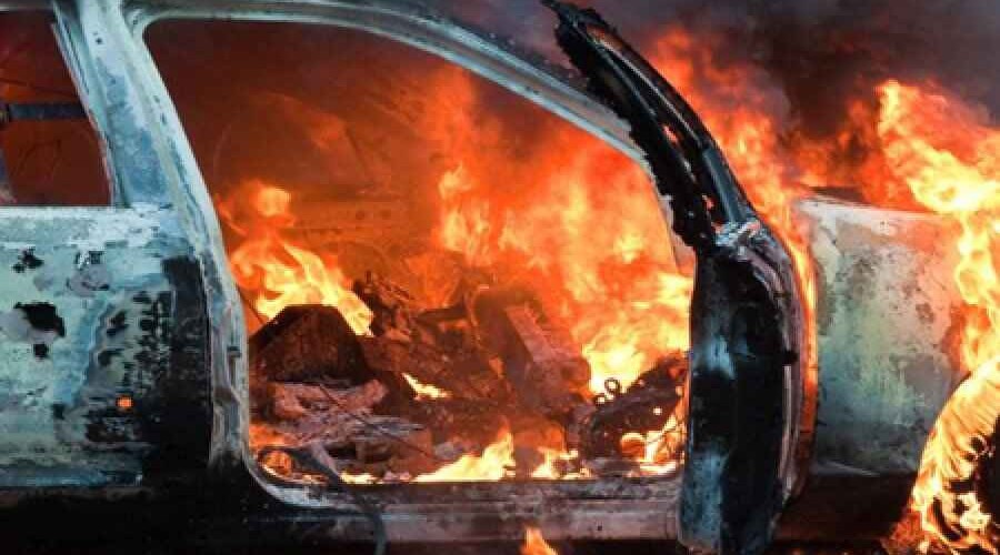 В Баку загорелся грузовой автомобиль