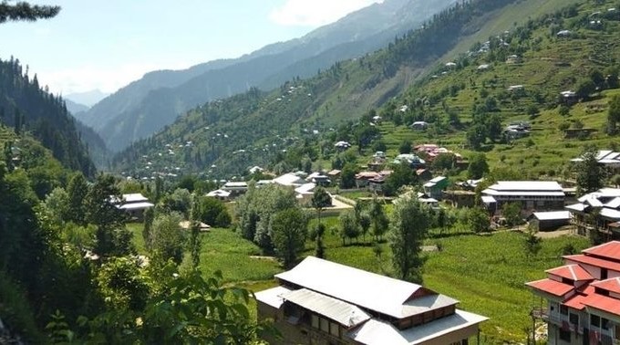 Nine soldiers die as truck plunges into ravine in Pakistani Kashmir