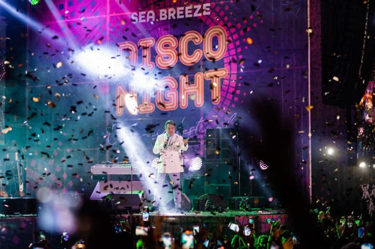 Проводы лета в Sea Breeze: Томас Андерс, Joy, Secret Service, Boney M, Arabesque и Пупо выступили в Баку на Disco Night - ФОТО