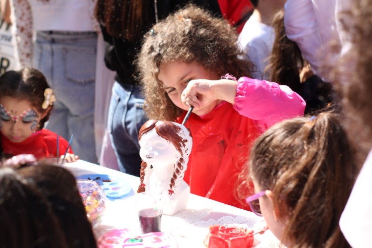 "Liv Bona Dea Hospitalı" aztəminatlı ailələr və onların övladları üçün festival keçirib -Foto