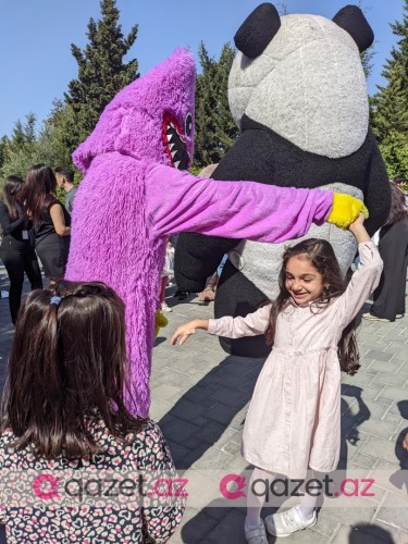 "Liv Bona Dea Hospitalı" aztəminatlı ailələr və onların övladları üçün festival keçirib - FOTO