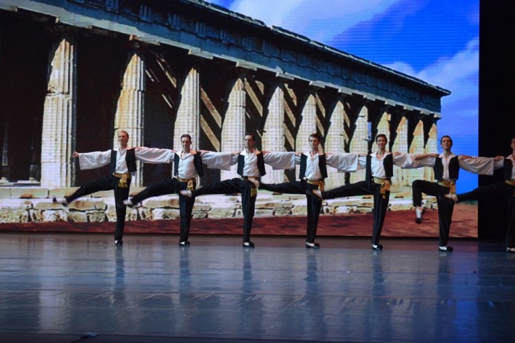 Танцевальное путешествие: В Баку выступил легендарный Балет Игоря Моисеева - ФОТО
