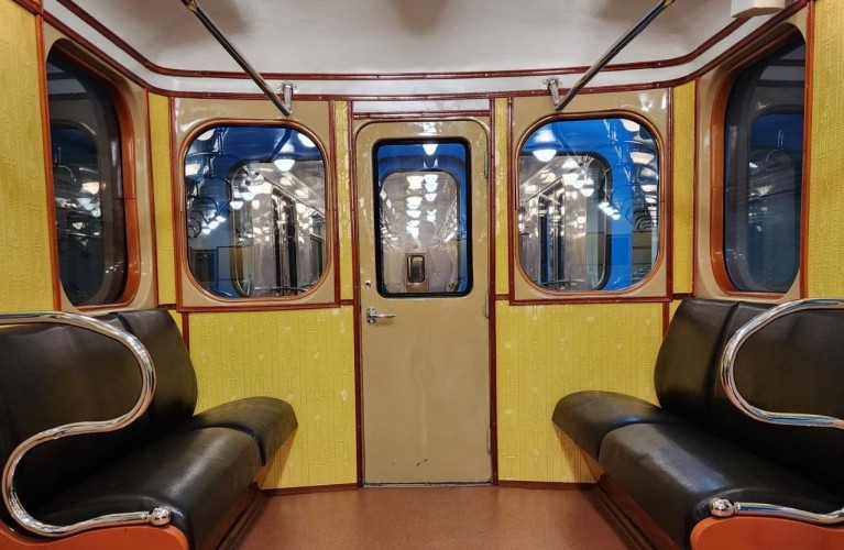 During the holidays, retro carriages are displayed in the Baku metro