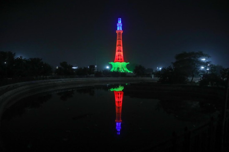 The famous monument of Pakistan was illuminated with the flag of Azerbaijan