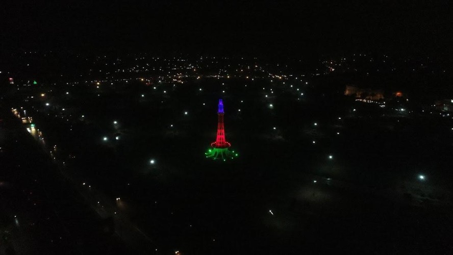 The famous monument of Pakistan was illuminated with the flag of Azerbaijan