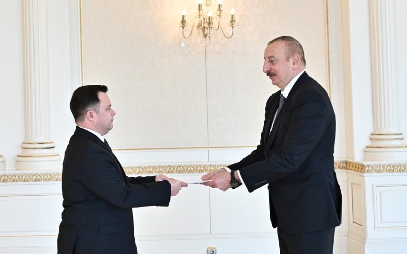 Ilham Aliyev accepted the credentials of the new ambassador of Moldova