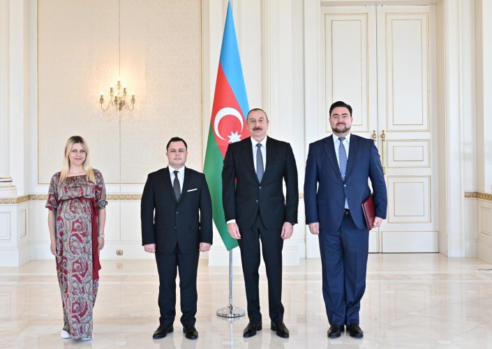 Ilham Aliyev accepted the credentials of the new ambassador of Moldova