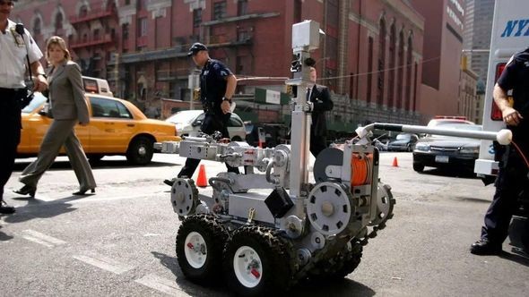 ABŞ-də polislərə öldürücü robotlardan istifadəyə icazə verildi - FOTO