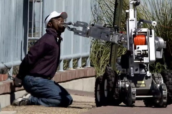 ABŞ-də polislərə öldürücü robotlardan istifadəyə icazə verildi - FOTO