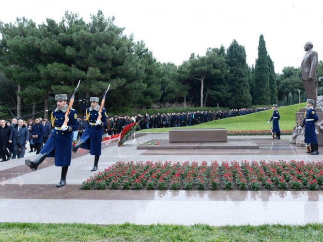 The people of Azerbaijan commemorate Heydar Aliyev