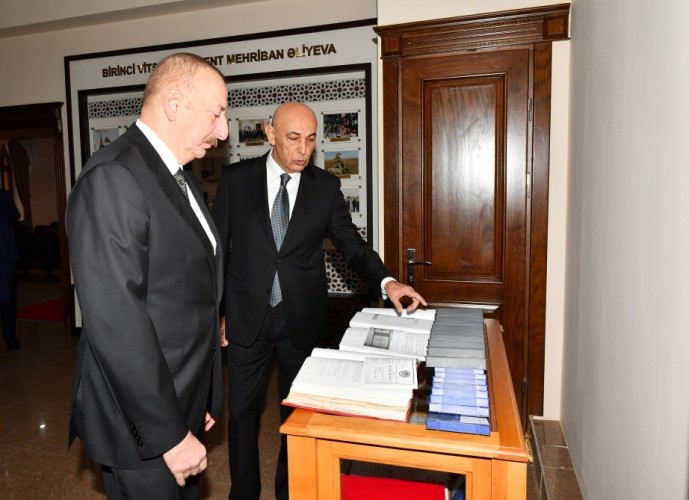 Президент ознакомился с условиями, созданными в административном здании Общины Западного Азербайджана - ФОТО