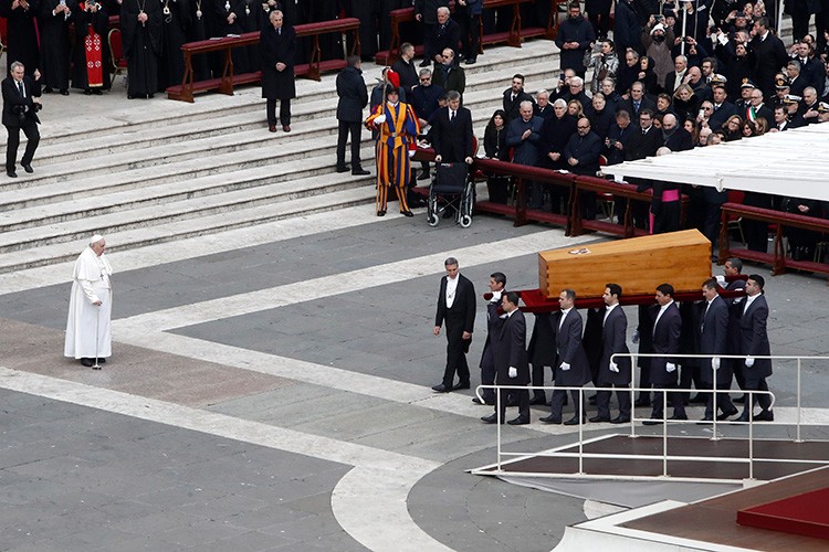 Papa XVI Benedikt dəfn edildi - FOTOLAR