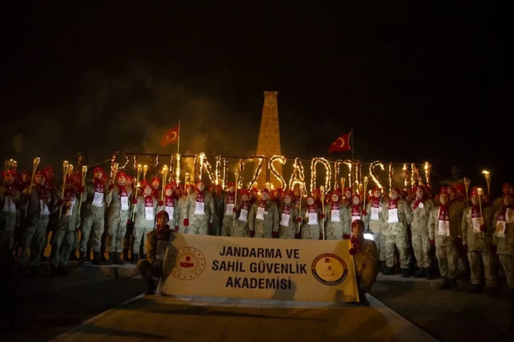 Sarıqamış şəhidləri məşəl yürüşü ilə anıldı - FOTOLAR