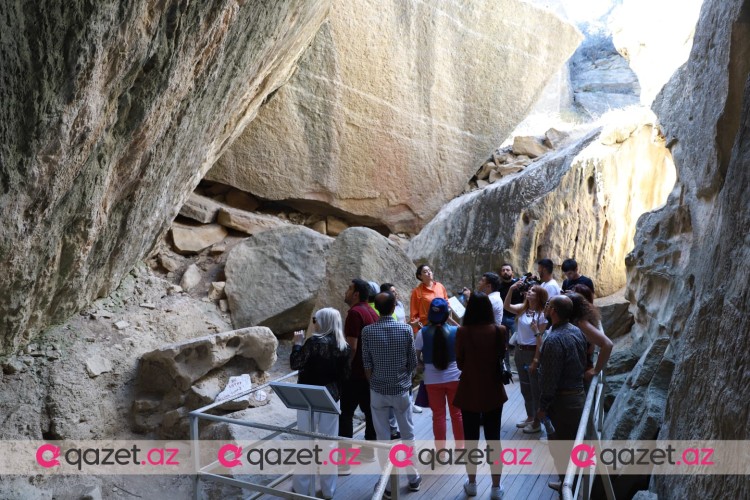 Qobustan Qoruğuna ekskursiya və tarixi sərgi -FOTO REPORTAJ