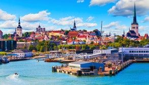 Estonia aims to stop most Russians from entering country within weeks