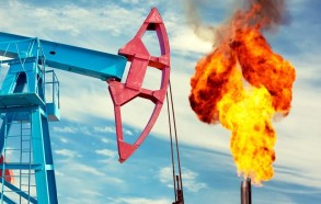 На мировых рынках подорожали нефть и газ