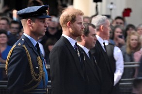 Prince Harry to stand in uniform at Queen's grandchildren's vigil
