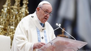 Pope calls on Armenia, Azerbaijan to start peace dialogue