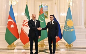The President of Azerbaijan congratulated his Turkmen counterpart