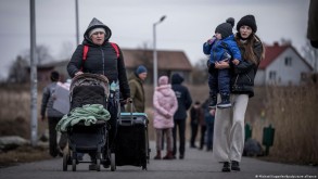 Tens of thousands of Russians flooding over borders