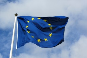 EU executive calls for tighter visa restrictions on Russians