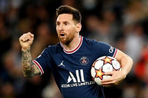 PSG has offered Messi a new contract