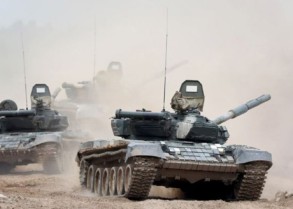Belarus öz tanklarını Rusiyaya verir - VİDEO