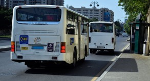 Bakıda sərnişin avtobusu qəza törətdi: Yaralananlar var