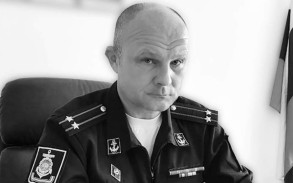 A military commissar was found dead in Russia