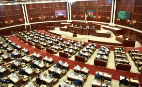 The issue of overcrowded schools was raised in the Milli Majlis
