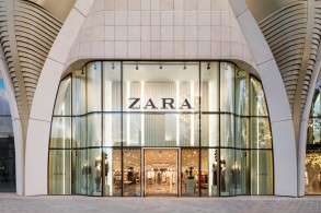 “Zara” Rusiyadakı mağazalarını satır