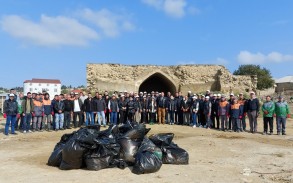 В поселке Новханы будет восстановлена Мечеть Шах Султан Гусейна