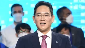 Samsung appoints convicted heir to top job