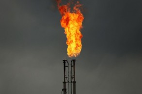 The price of natural gas in Europe remains below 1200 dollars