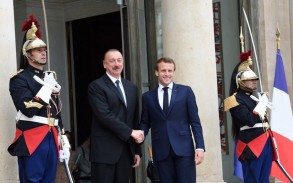 Presidents of Azerbaijan, France have telephone conversation