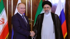 Iranian, Russian presidents talk over phone