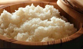 Диетолог перечислила полезные свойства белого риса