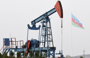 Стоимость азербайджанской нефти вновь снижается