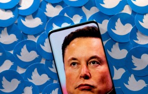 Elon Musk says he will find a new leader for Twitter