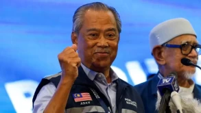 Malaysia elects first ever hung parliament