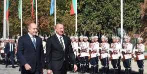 President Ilham Aliyev had an official welcoming ceremony in Belgrade