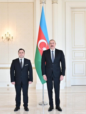 Ilham Aliyev accepted the credentials of the new ambassador of Moldova