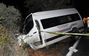 Türkiyədə mikroavtobusla avtomobil toqquşub, 22 nəfər xəsarət alıb