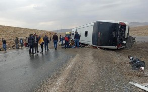 A bus overturned in Turkey, 20 people were injured