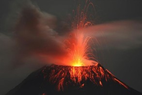 40 il yatan Mauna Loa vulkanı oyandı - VİDEO