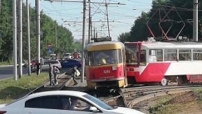 İki tramvay toqquşdu - Çox sayda yaralı var