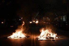 Yunanıstanda polisin gənci yaralaması iğtişaşa səbəb olub