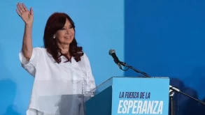 Cristina Fernández: Argentina vice-president found guilty of corruption