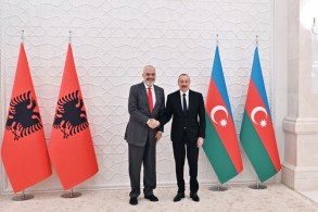 Azerbaijani President held one-on-one meeting with Albanian PM